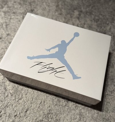 Jordan 4 Unc
