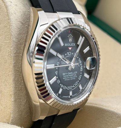 Rolex Sky-dweller Unworn Sky-dweller 42mm Black Dial White Gold Oysterflex 336239 Box Papers 2024