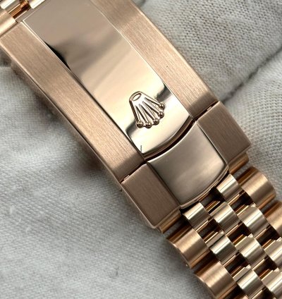 Rolex Sky-dweller Unworn Sky-dweller 42mm Blue Dial Rose Gold Jubilee Bracelet 336935 Box Papers 2024