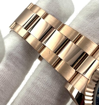 Rolex Sky-dweller Unworn Sky-dweller 42mm Blue Dial Rose Gold Oyster Bracelet 336935 Box Papers 2024
