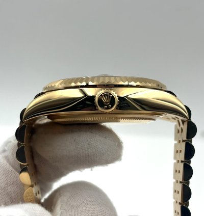 Rolex Sky-dweller Unworn Sky-dweller 42mm Champagne Dial Yellow Gold Jubilee 336938 Box Papers 2024