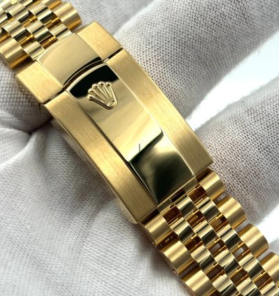 Rolex Sky-dweller Unworn Sky-dweller 42mm Champagne Dial Yellow Gold Jubilee 336938 Box Papers 2024