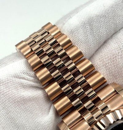 Rolex Sky-dweller Unworn Sky-dweller 42mm Chocolate Dial Rose Gold Jubilee Bracelet 336935 Box Papers 2024