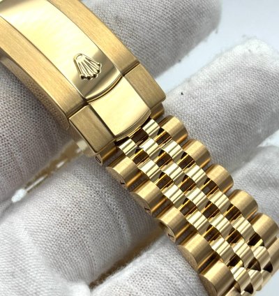 Rolex Sky-dweller White Dial Yellow Gold Jubilee Bracelet 336938 Unworn 2025