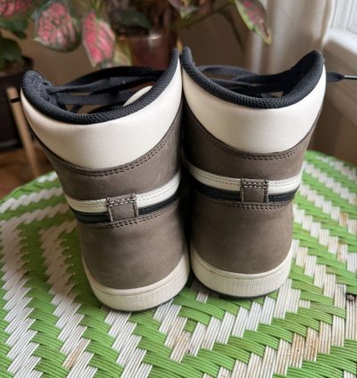 Jordan Mocha 11 - Great Condition