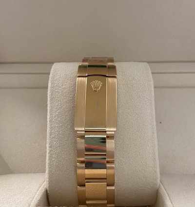 Rolex Sky-dweller Yellow Gold - Champagne Dial - Oyster Bracelet 326938