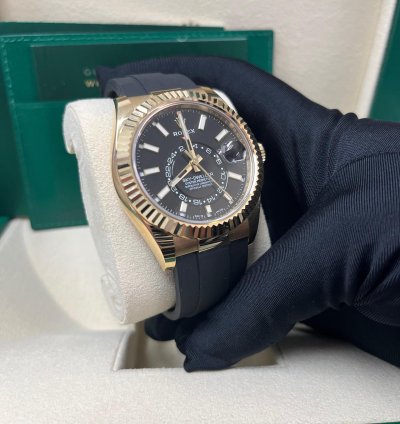 Rolex Sky-dweller Yellow Gold 42mm Black Dial Oysterflex 326238