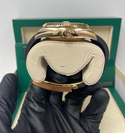 Rolex Sky-dweller Yellow Gold 42mm Champagne Dial Oysterflex 326238