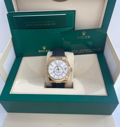Rolex Sky-dweller Yellow Gold 42mm White Dial Oysterflex 326238