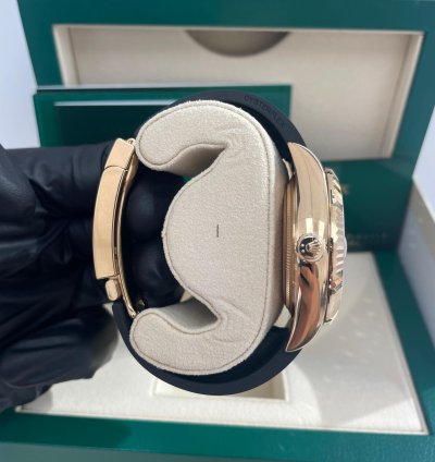 Rolex Sky-dweller Yellow Gold 42mm White Dial Oysterflex 326238