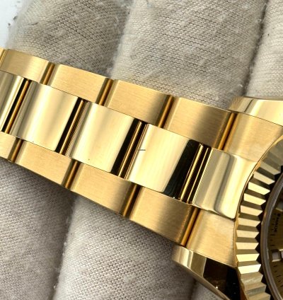 Rolex Sky-dweller Yellow Gold Champagne Dial Oyster Bracelet 336938 Unworn 2024