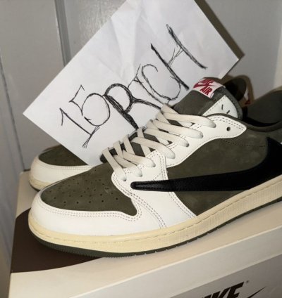 Medium Olive Travis Scott 1s