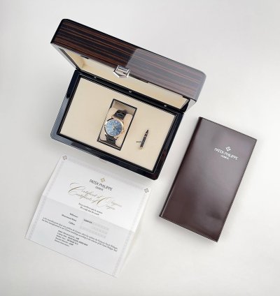 Patek Philippe Annual Calendar Complications 5396r-015 Annual Calendar Rose Gold Blue Dial 2019