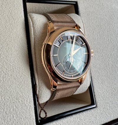 Patek Philippe Annual Calendar Full Set - Deutsche Auslieferung - Neues Armband