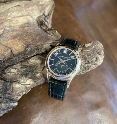 Patek Philippe Annual Calendar Full Set 2022 - Ref 5205r-011