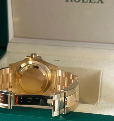 Rolex Submariner Date 18k Yellow Gold - Submariner Date - 2022 - 126618lb