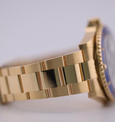 Rolex Submariner Date 2023 Submariner Date Yellow Gold Blue Dial 126618lb