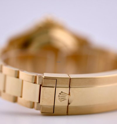 Rolex Submariner Date 2023 Submariner Date Yellow Gold Blue Dial 126618lb