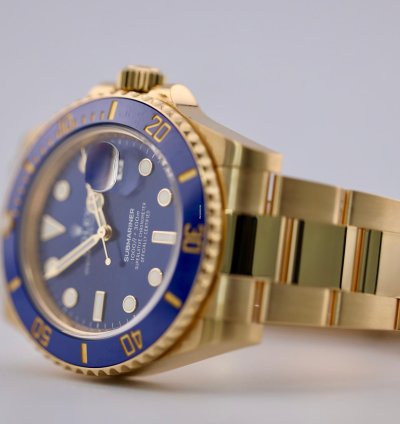 Rolex Submariner Date 2023 Submariner Date Yellow Gold Blue Dial 126618lb