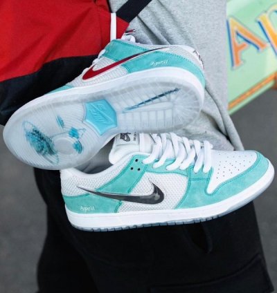 April Skateboards X Nike Sb Dunk Low Turbo Green Sneakers