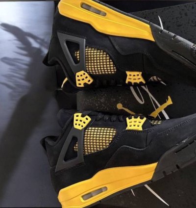 Nike Air Jordan 4 Retro