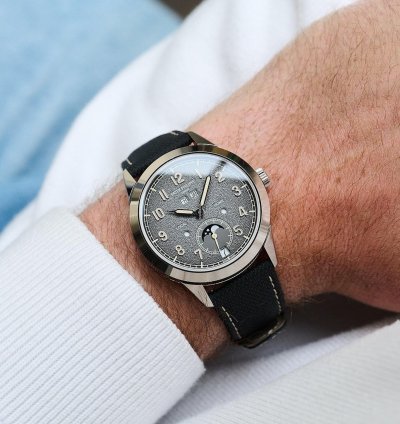 Patek Philippe Annual Calendar Travel Time 5326g-001 Complications