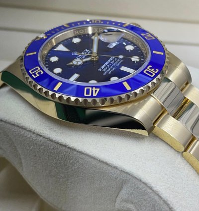 Rolex Submariner Date 41mm 126618lb 18k Yellow Gold Blue
