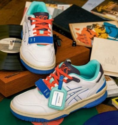 Asics Gel Spotlyte Low V2 White Navy Blue Running Shoes
