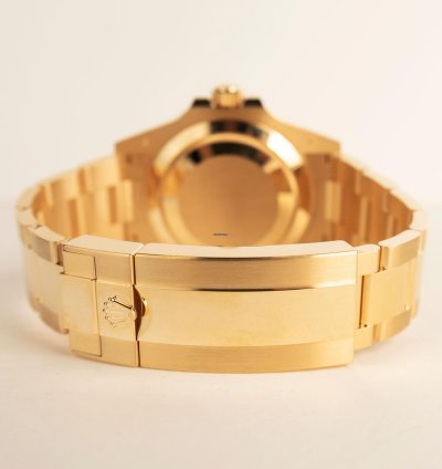 Rolex Submariner Date 41mm Yellow Gold Blue Bezel Blue Dial 126618lb