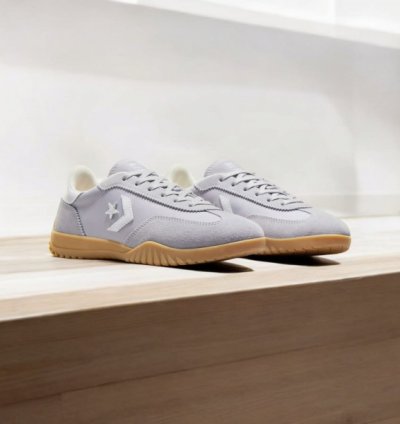 Convers E Run Star Trainer Ghost Town Sneakers