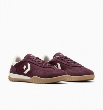 Convers E Run Star Trainer Maroon Sneakers