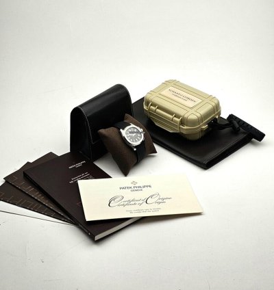 Patek Philippe Aquanaut 38 Steel Rubber Black Embossed 2008 Papers