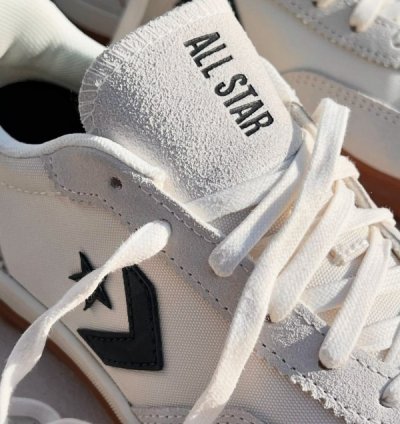 Convers E Run Star Trainer White Sneakers