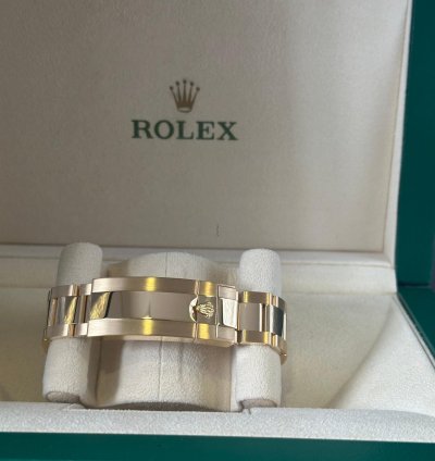 Rolex Submariner Date Bluesy 18ct Gold 2022