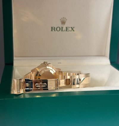Rolex Submariner Date Bluesy 18ct Gold 2022