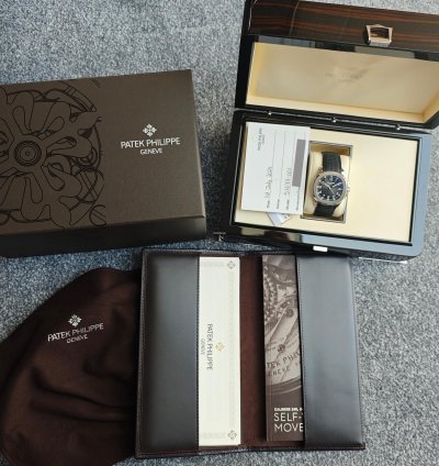 Patek Philippe Aquanaut 40mm Steel Sports Black Dial Watch Ps