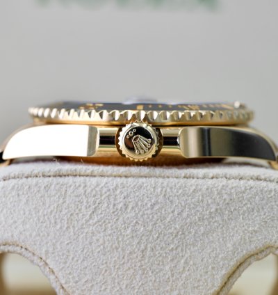 Rolex Submariner Date Full Yellow Gold