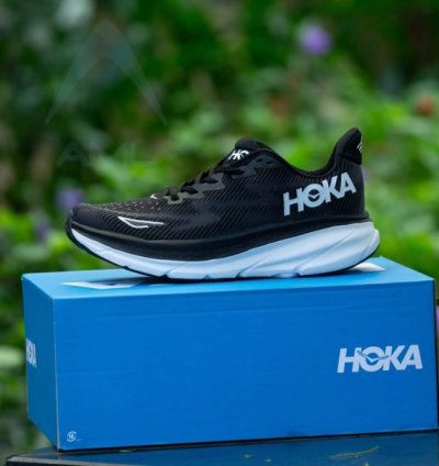 Hoka One One Clifton 9 Black Sneakers