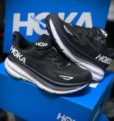 Hoka One One Clifton 9 Black Sneakers