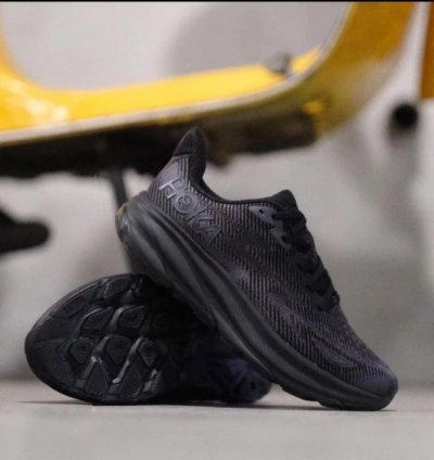 Hoka One One Clifton 9 Sneakers
