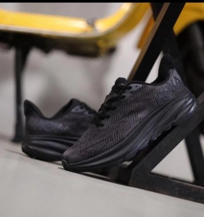 Hoka One One Clifton 9 Sneakers
