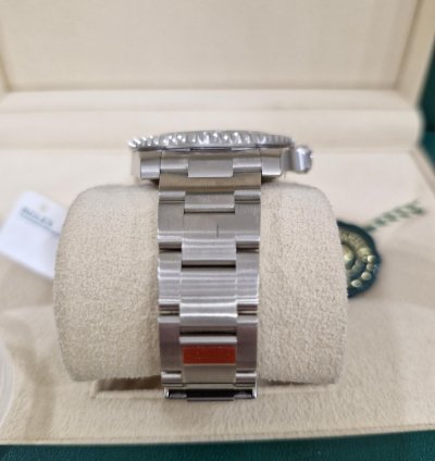 Rolex Submariner Date Hulk Unworn Full Stickers Barcode 2019 Full Set Eu Watch