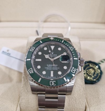 Rolex Submariner Date Hulk Unworn Full Stickers Barcode 2019 Full Set Eu Watch
