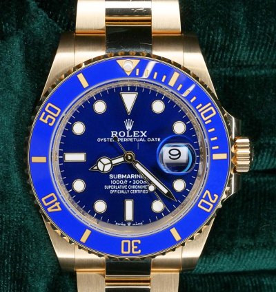 Rolex Submariner Date Mint Complete Set Submariner Date Bluesy 41mm Blue Dial 18k Yellow Gold 126618lb