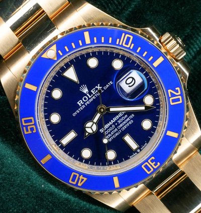Rolex Submariner Date Mint Complete Set Submariner Date Bluesy 41mm Blue Dial 18k Yellow Gold 126618lb