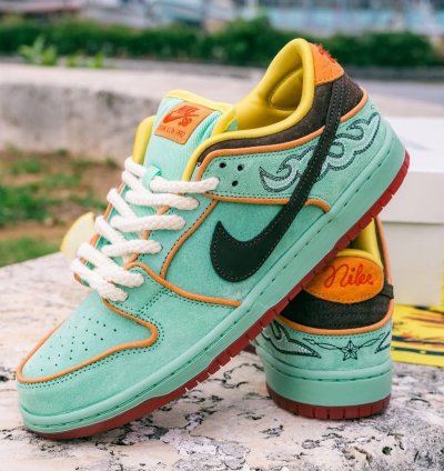 Nike Sb Dunk Low Rodeo Tourmaline