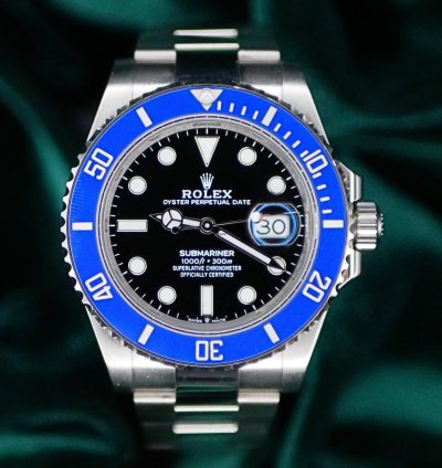 Rolex Submariner Date Mint Complete Set Submariner Date Cookie Monster Black Dial White Gold Steel 126619lb