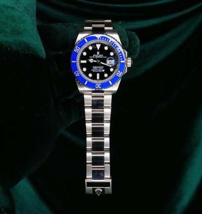 Rolex Submariner Date Mint Complete Set Submariner Date Cookie Monster Black Dial White Gold Steel 126619lb