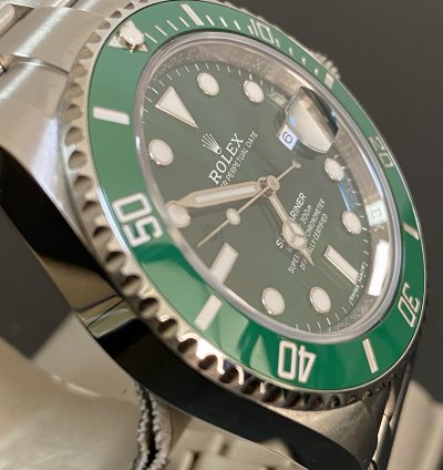 Rolex Submariner Date New 2020 Full Set Submariner Date Hulk Discontinued Model New Style Card