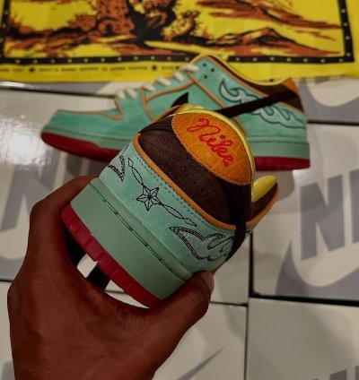 Nike Sb Dunk Low Rodeo Tourmaline